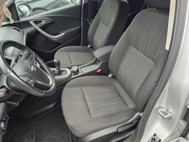 Opel Astra 1.4 TURBO i, снимка 11 - Автомобили и джипове - 53039889