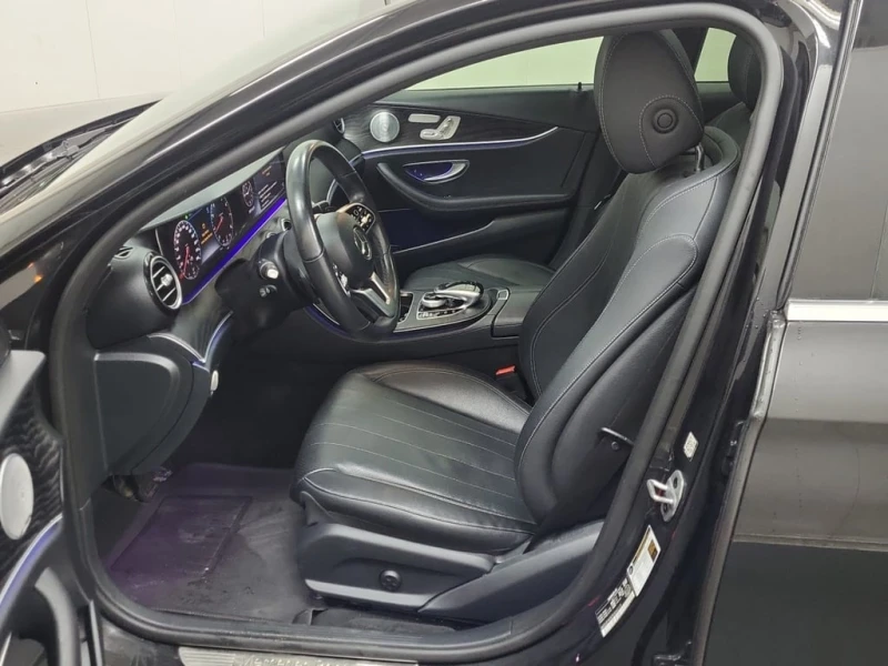 Mercedes-Benz E 300 4MATIC Sedan  CARFAX, снимка 5 - Автомобили и джипове - 53466041