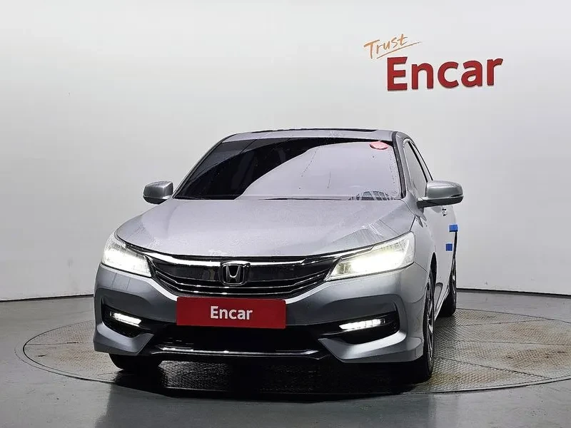 Honda Accord 2.4 9Th Gen , снимка 3 - Автомобили и джипове - 55796223