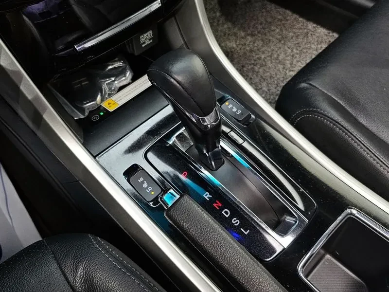 Honda Accord 2.4 9Th Gen , снимка 9 - Автомобили и джипове - 55796223