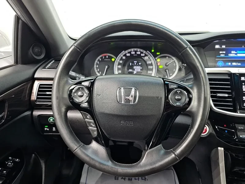 Honda Accord 2.4 9Th Gen , снимка 15 - Автомобили и джипове - 55796223