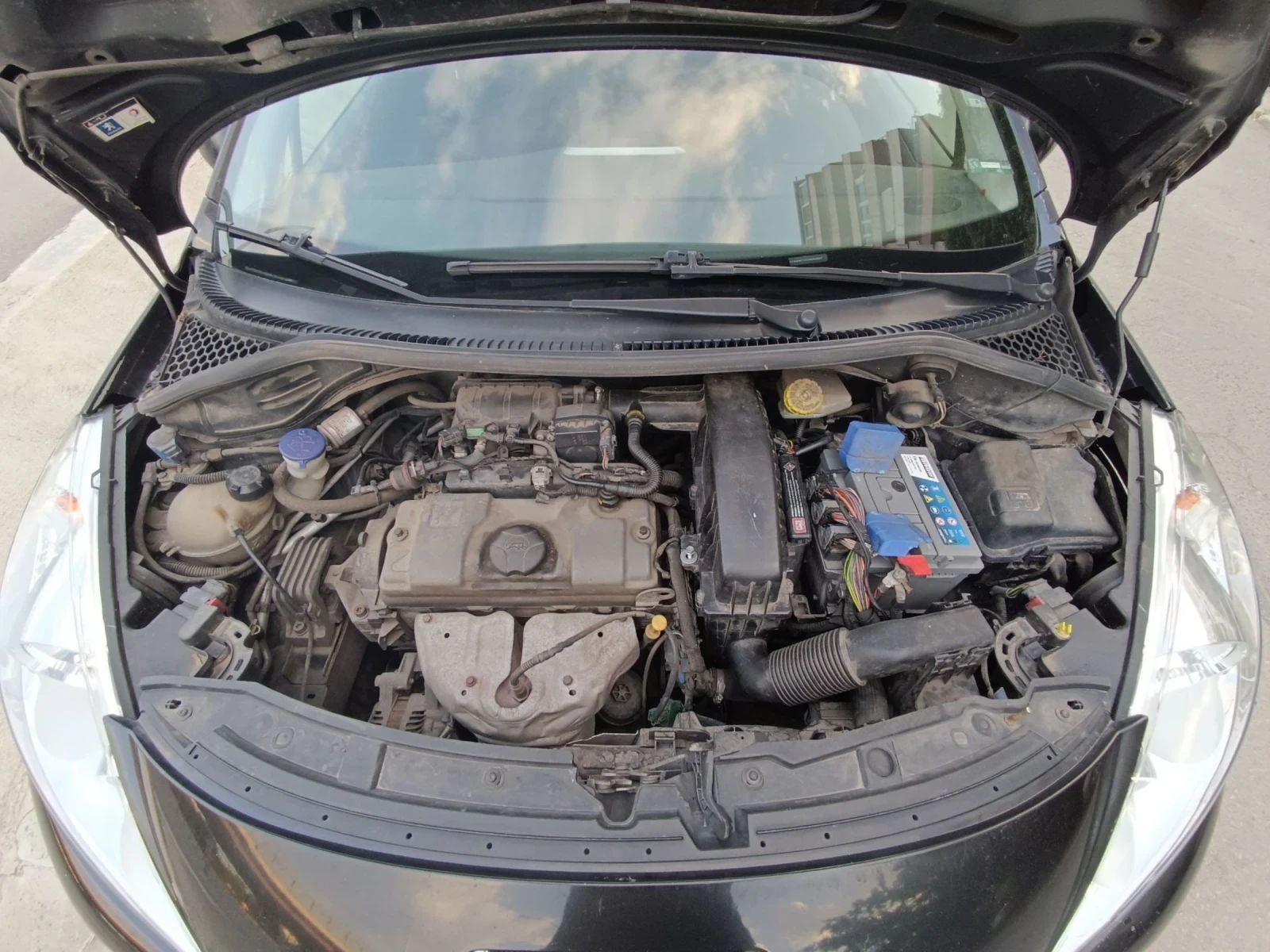 Peugeot 207 1.4i 75к.с. климатик газ - изображение 9