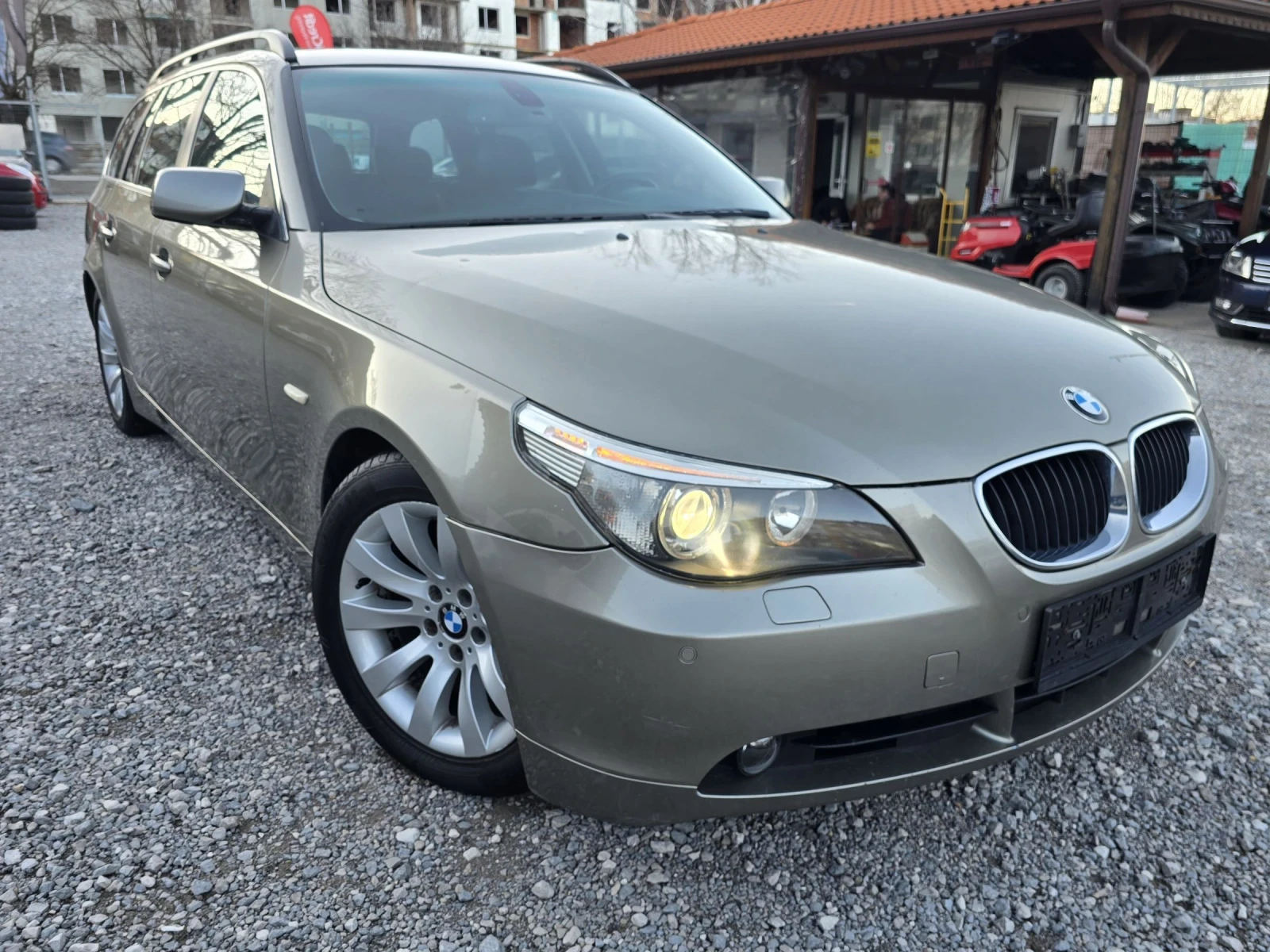 BMW 525 3.0D NAVI PANORAMA - изображение 4