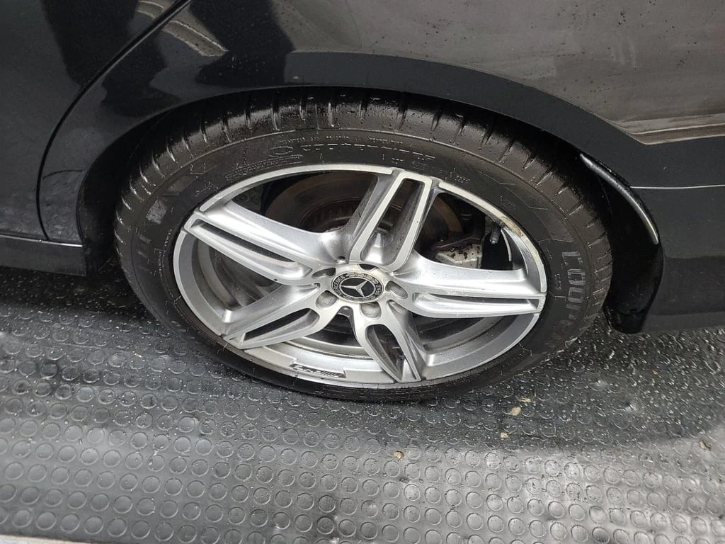 Mercedes-Benz E 300 4MATIC Sedan  CARFAX | Mobile.bg � ����������� 15