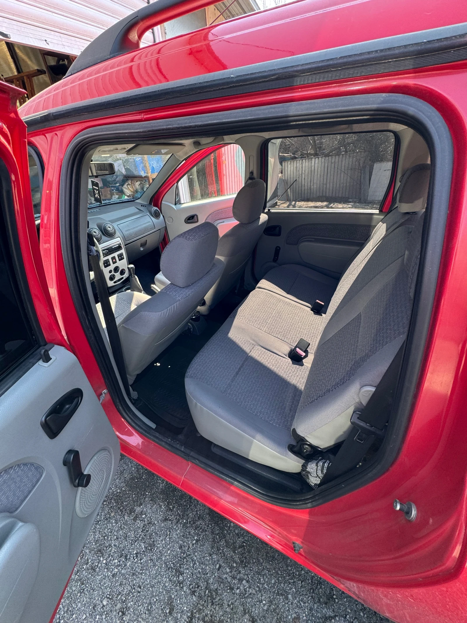 Dacia Logan Laureate, снимка 6 - Автомобили и джипове - 53642979