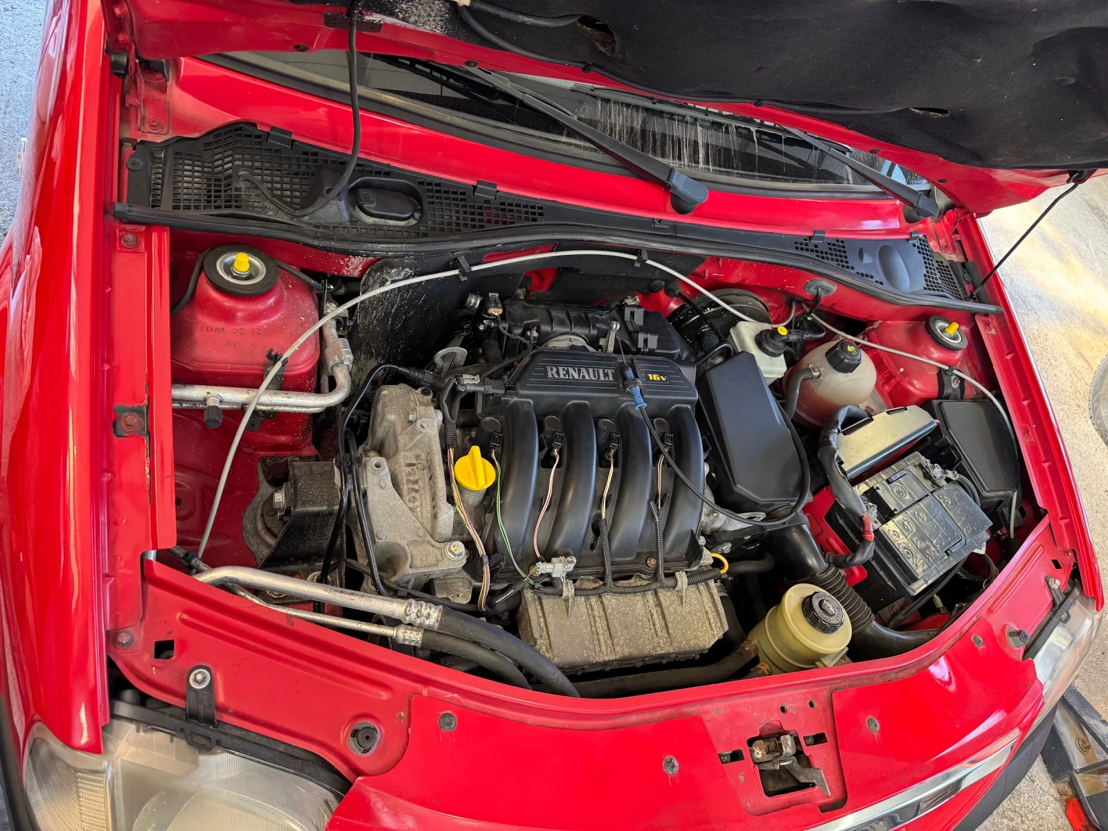 Dacia Logan Laureate, снимка 8 - Автомобили и джипове - 53642979