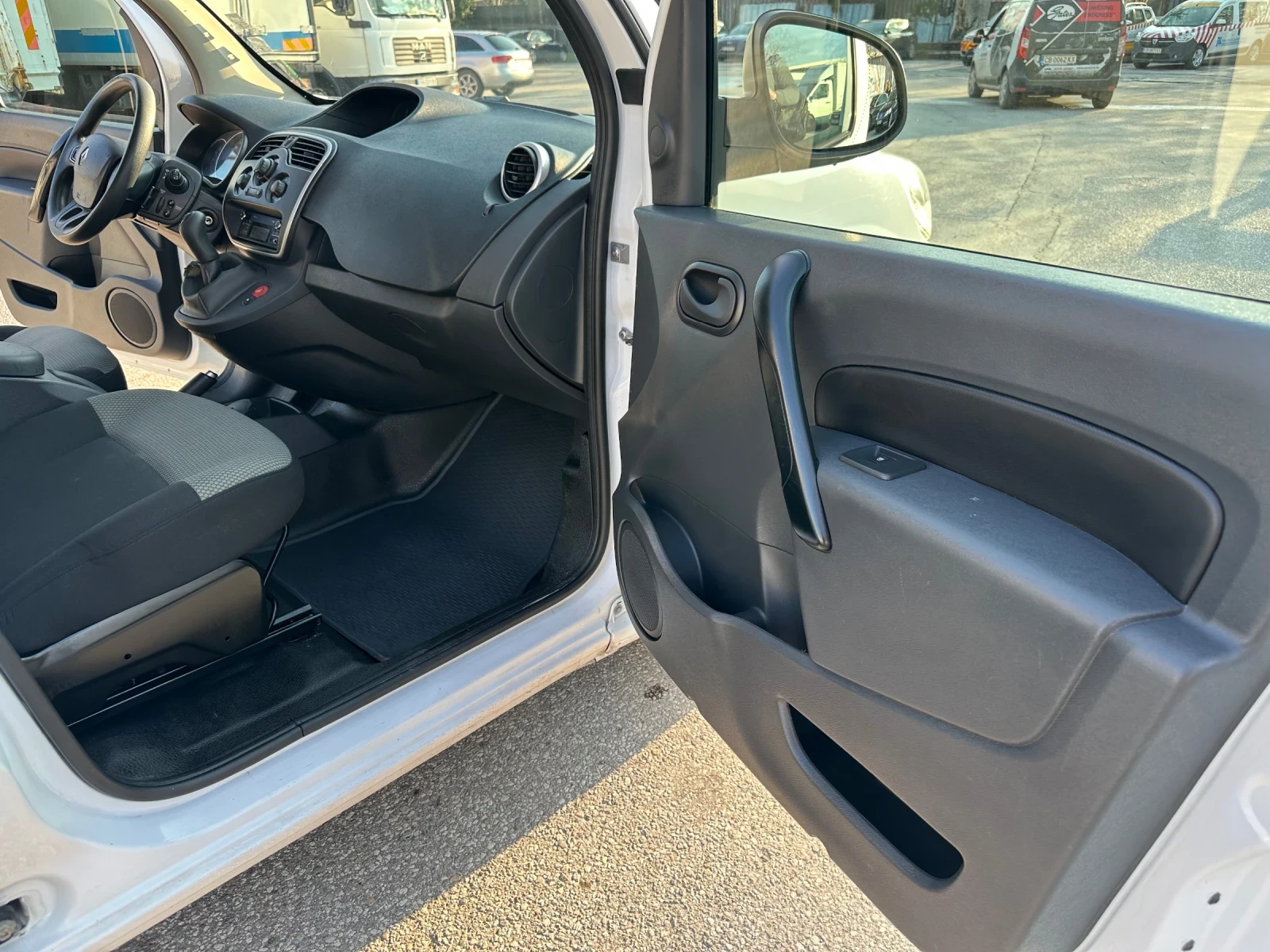 Renault Kangoo EURO 6 2018, снимка 12 - Автомобили и джипове - 53741783