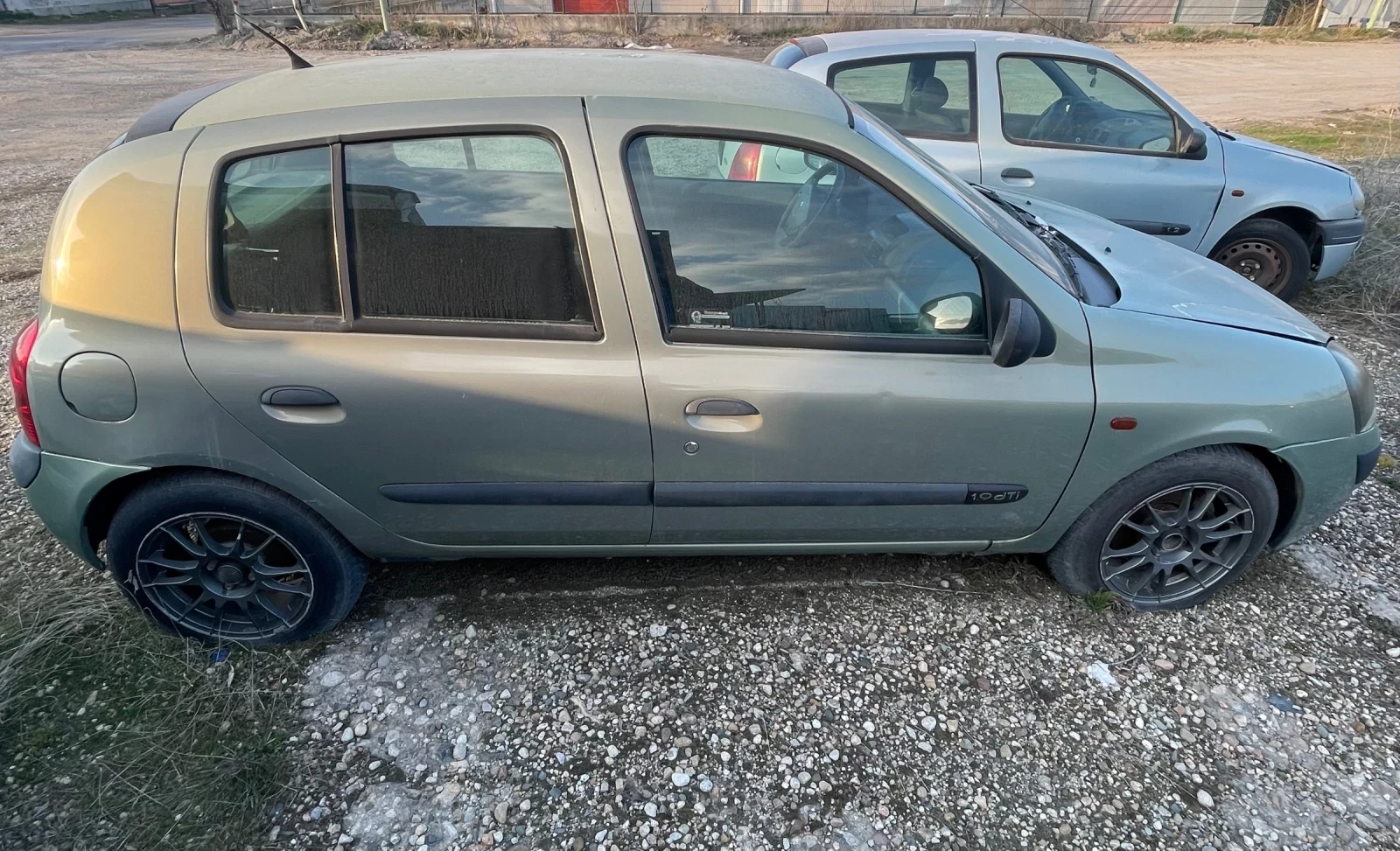Renault Clio, снимка 5 - Автомобили и джипове - 54010697