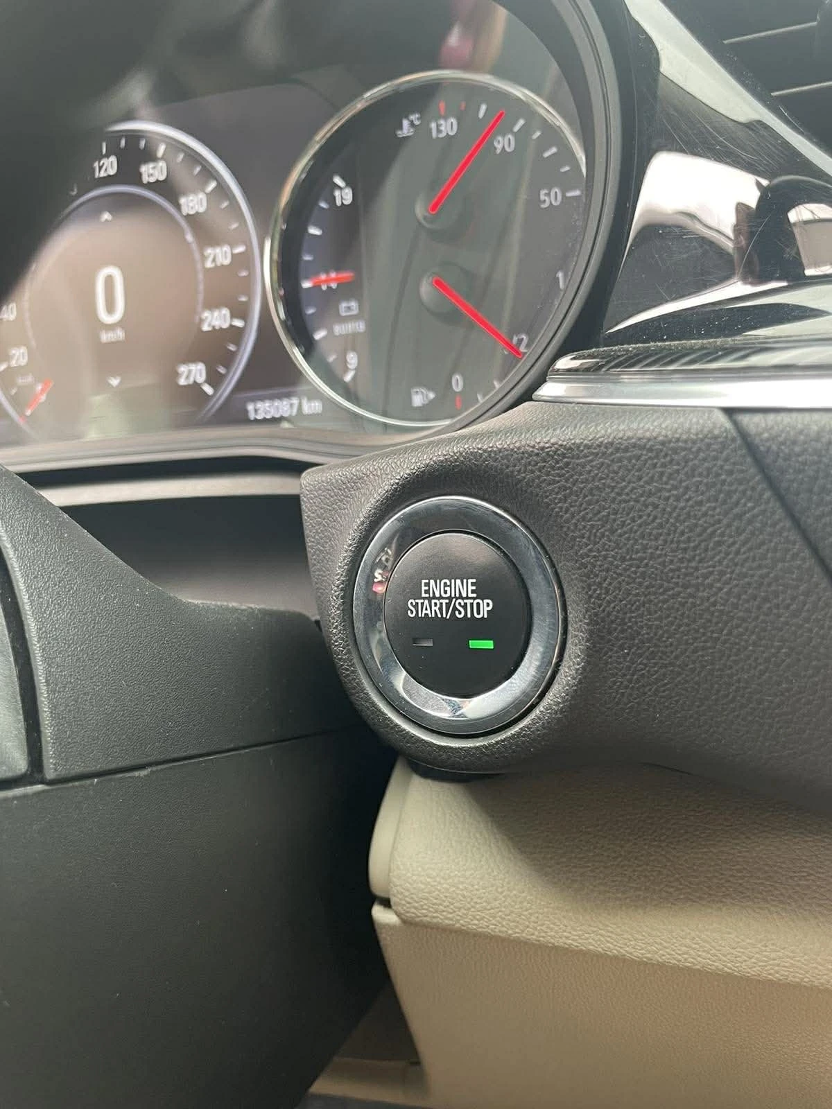 Opel Insignia, снимка 13 - Автомобили и джипове - 54239882