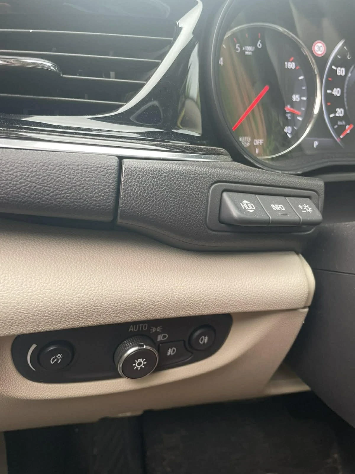 Opel Insignia, снимка 14 - Автомобили и джипове - 54239882