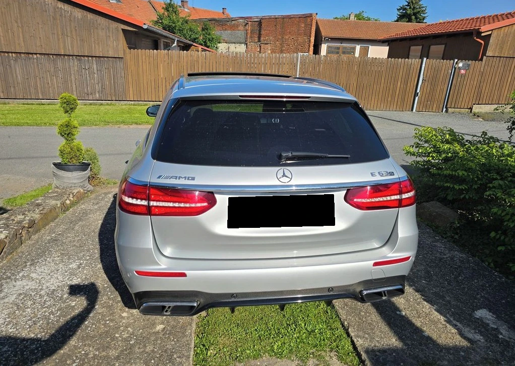 Mercedes-Benz E 63 AMG S 4Matic+ , снимка 2 - Автомобили и джипове - 54561241