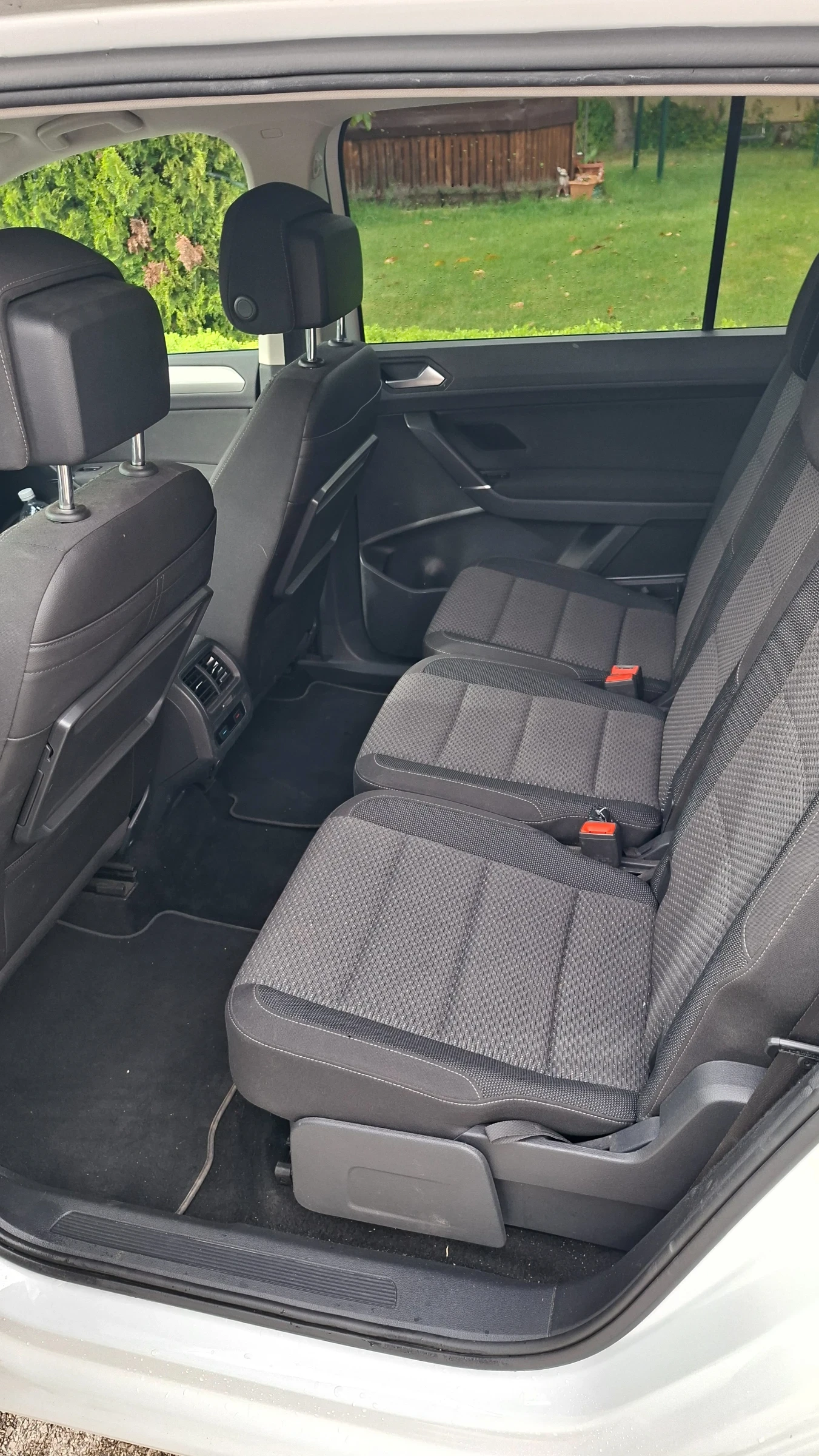 VW Touran 1.5 ТSI  ГАЗ, снимка 8 - Автомобили и джипове - 54567120