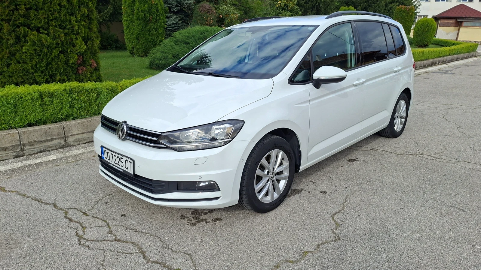 VW Touran 1.5 ТSI  ГАЗ, снимка 2 - Автомобили и джипове - 54567120