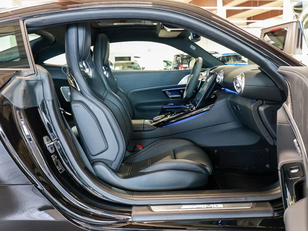 Mercedes-Benz AMG GT 63 PRO / COUPE / 4-MATIC+ / CARBON / BURM / PANO /, снимка 13 - Автомобили и джипове - 54817490