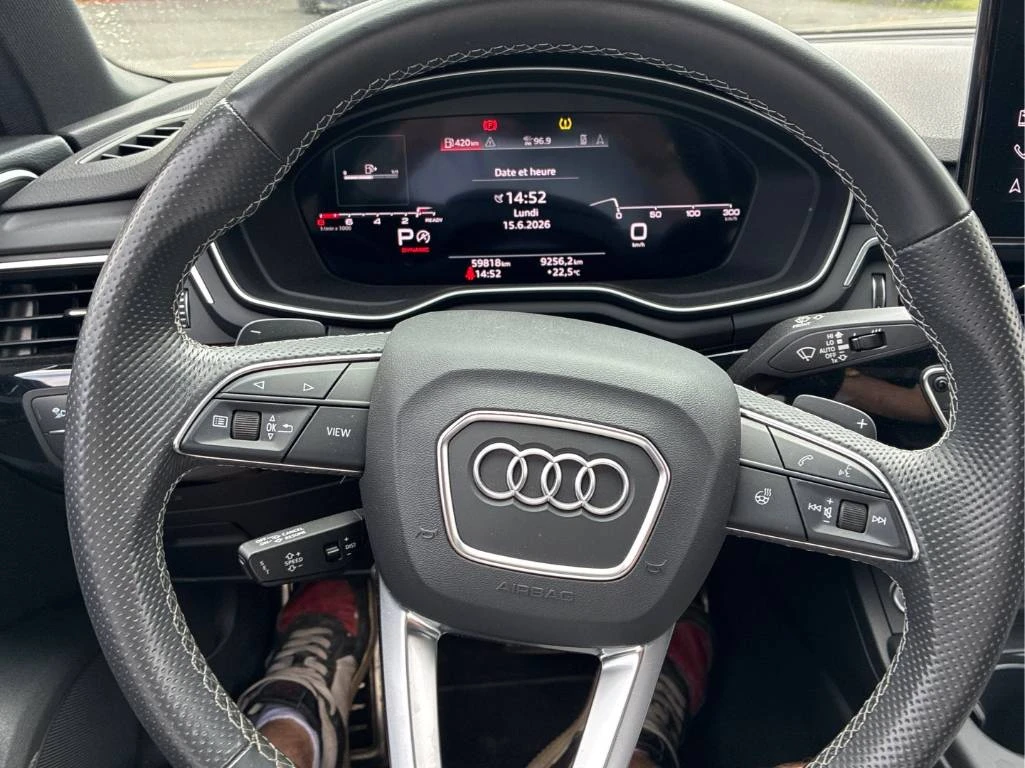 Audi A4 S-Line * Distronic * Два ключа * Мъртва точка, снимка 11 - Автомобили и джипове - 54929814