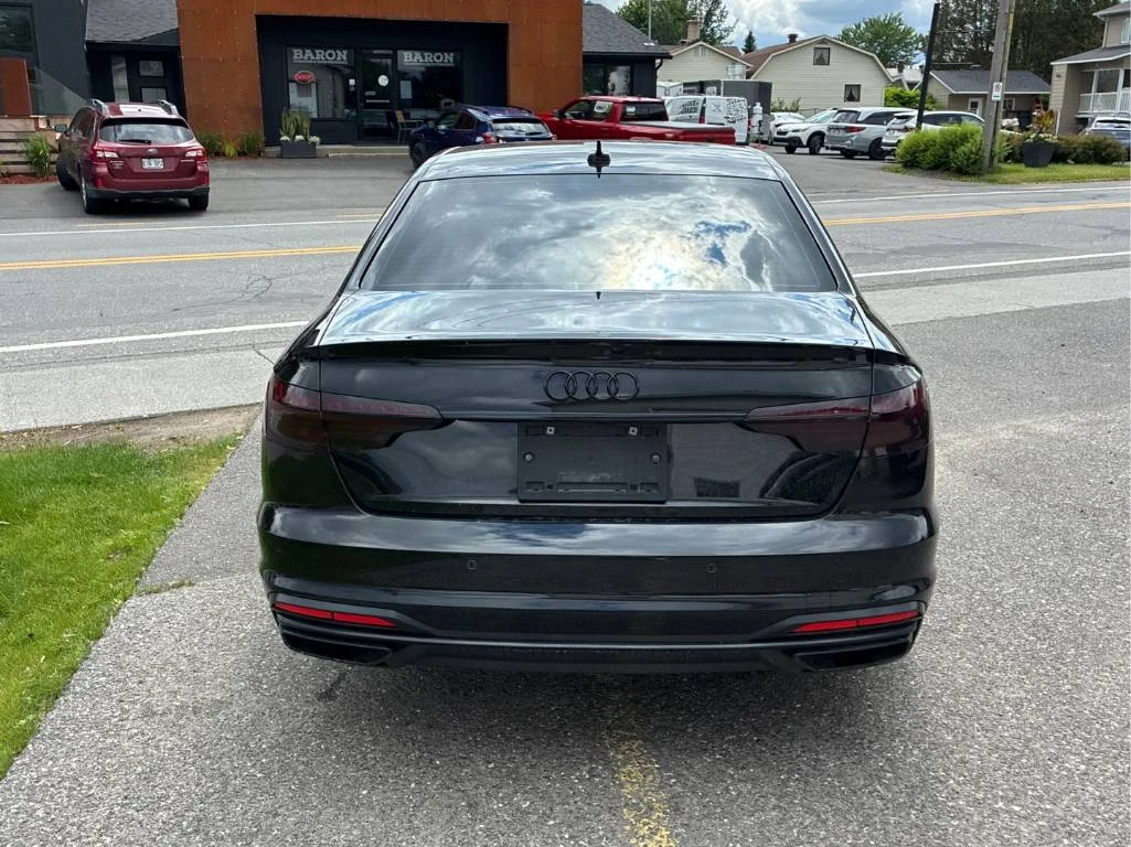 Audi A4 S-Line * Distronic * Два ключа * Мъртва точка, снимка 4 - Автомобили и джипове - 54929814