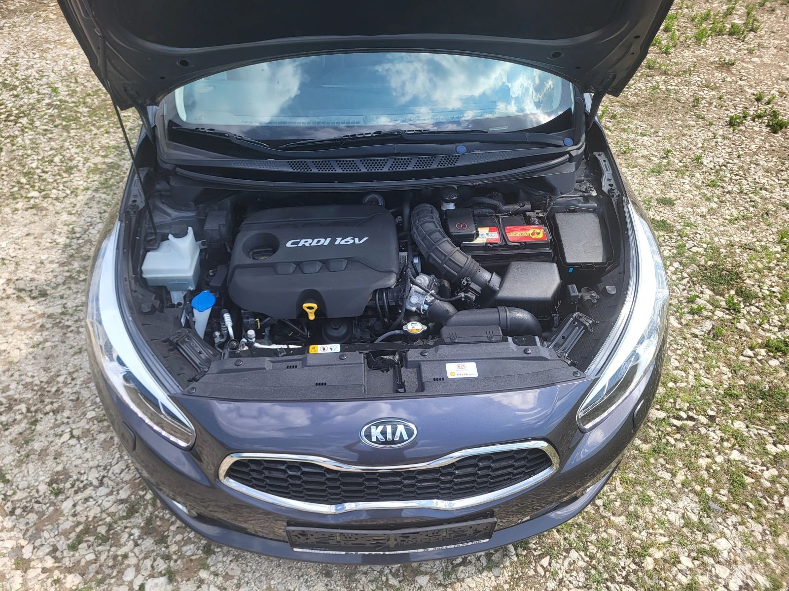Kia Ceed 1.6CRDi, снимка 14 - Автомобили и джипове - 55085710