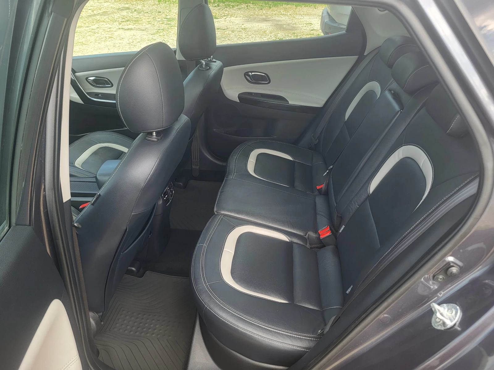 Kia Ceed 1.6CRDi, снимка 10 - Автомобили и джипове - 55085710