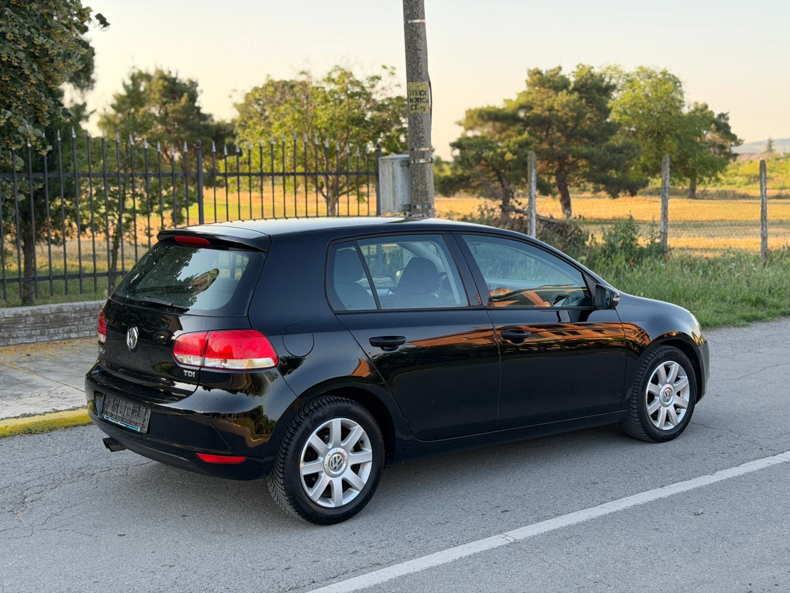 VW Golf 2.0 TDI, снимка 5 - Автомобили и джипове - 55170294