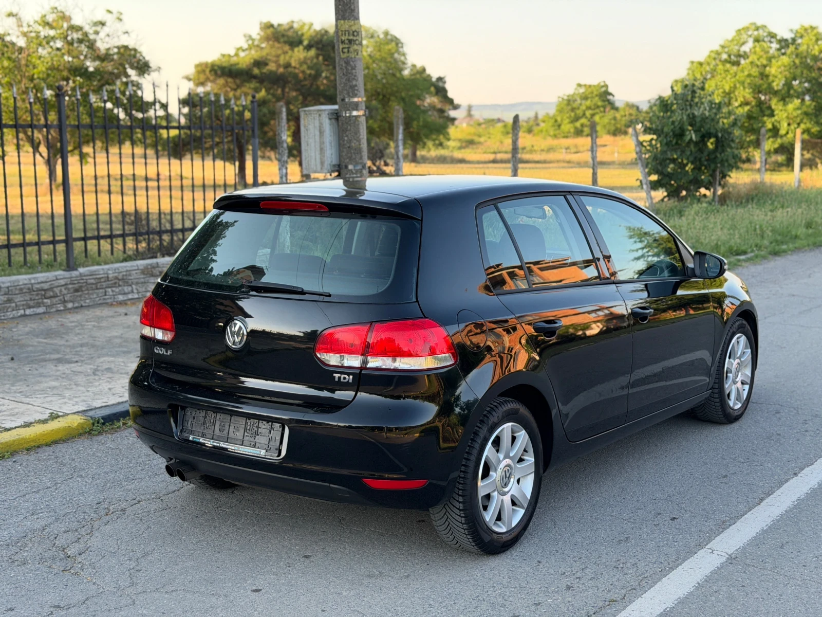 VW Golf 2.0 TDI, снимка 3 - Автомобили и джипове - 55170294