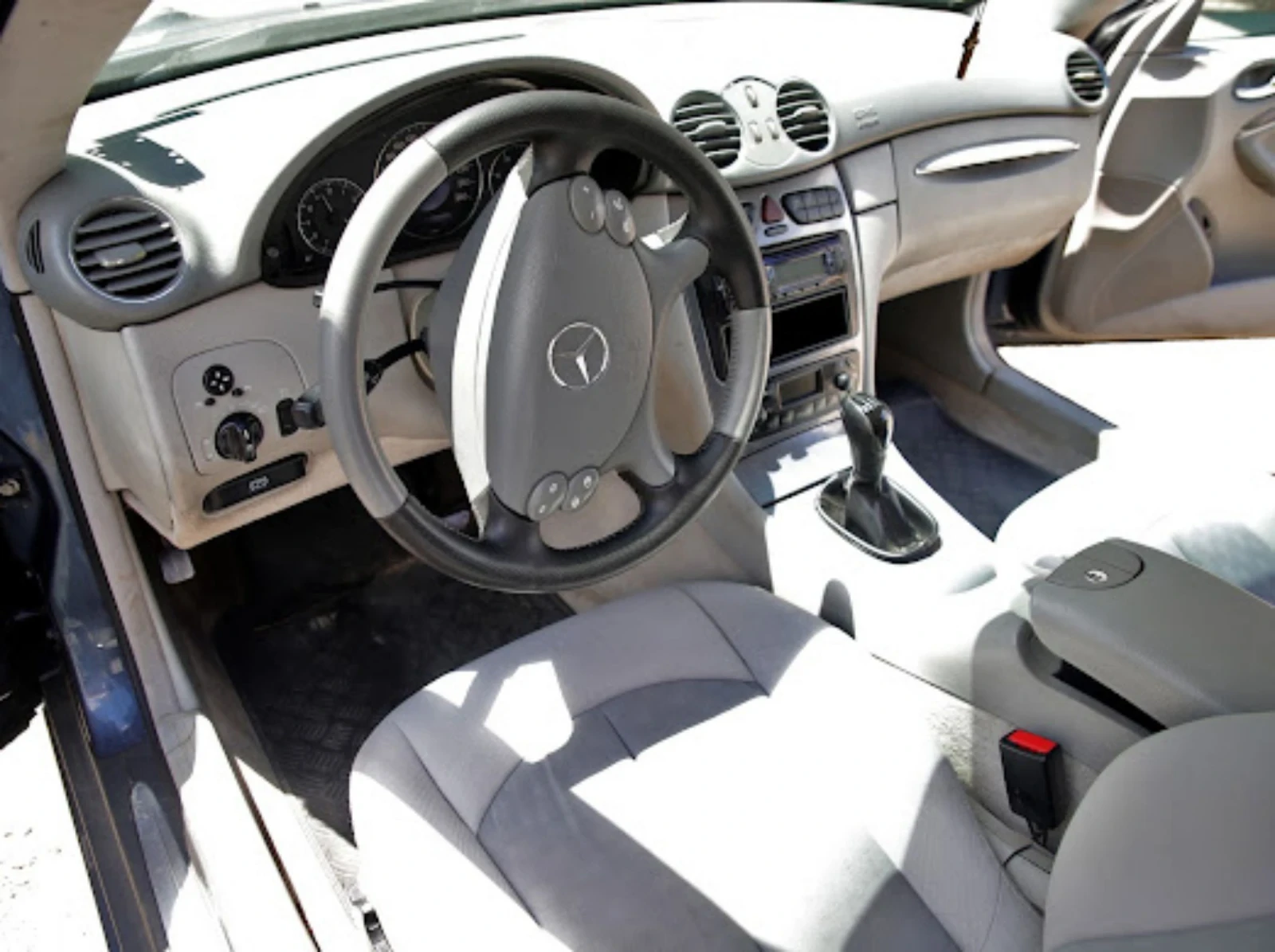 Mercedes-Benz CLK 270 cdi, снимка 11 - Автомобили и джипове - 55232795