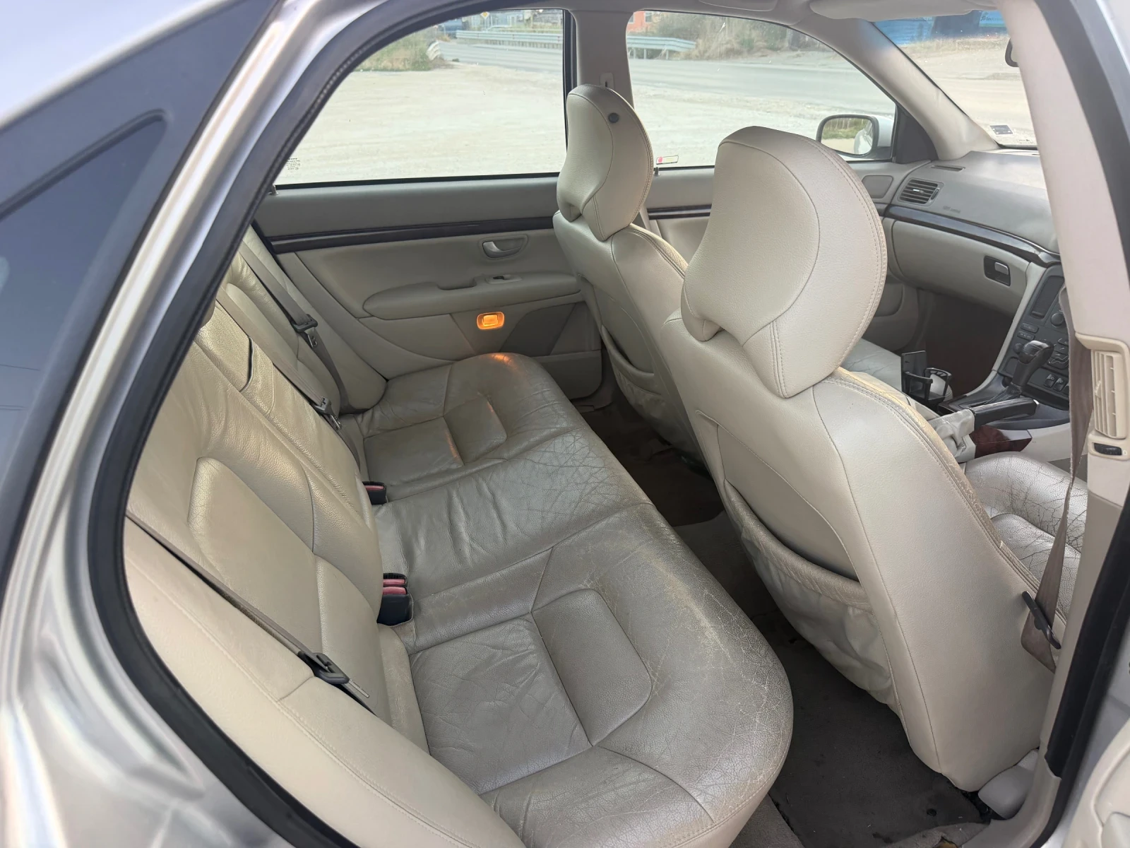 Volvo S80 2.4LPG/ДЕСЕН ВОЛАН/АВТОМАТИК/КЛИМАТИК!, снимка 7 - Автомобили и джипове - 55480652