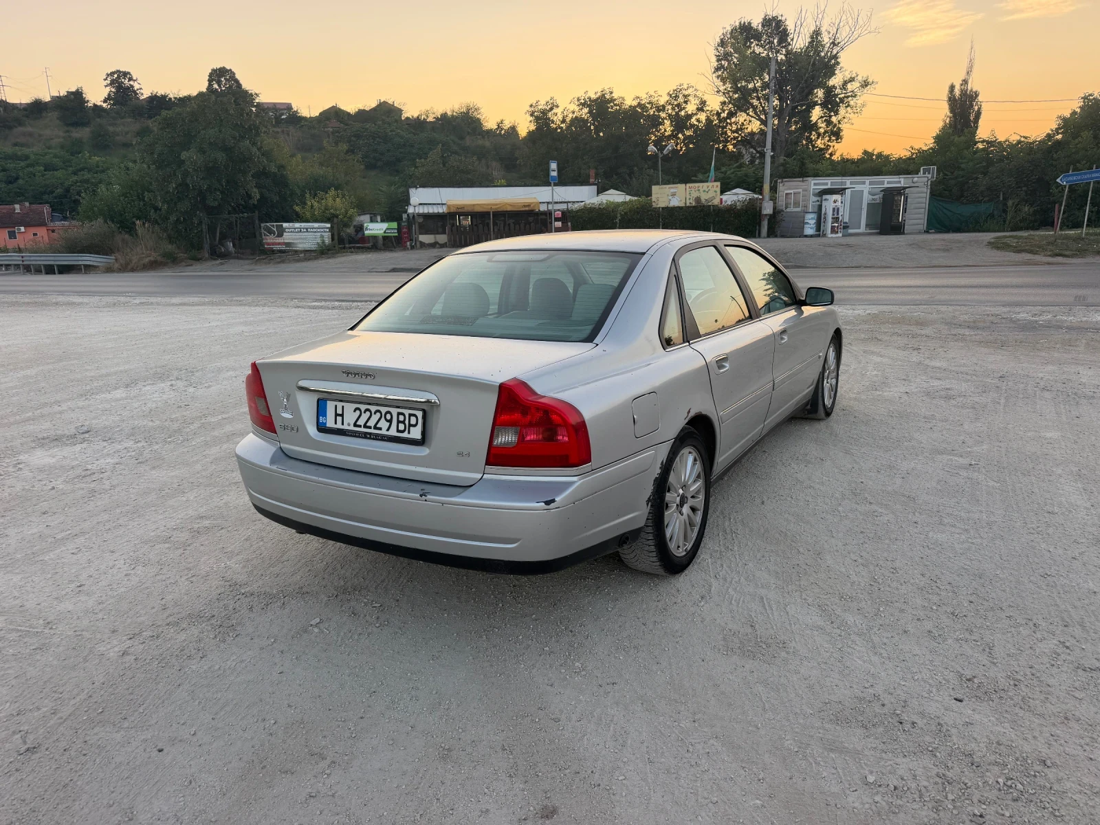 Volvo S80 2.4LPG/ДЕСЕН ВОЛАН/АВТОМАТИК/КЛИМАТИК!, снимка 4 - Автомобили и джипове - 55480652