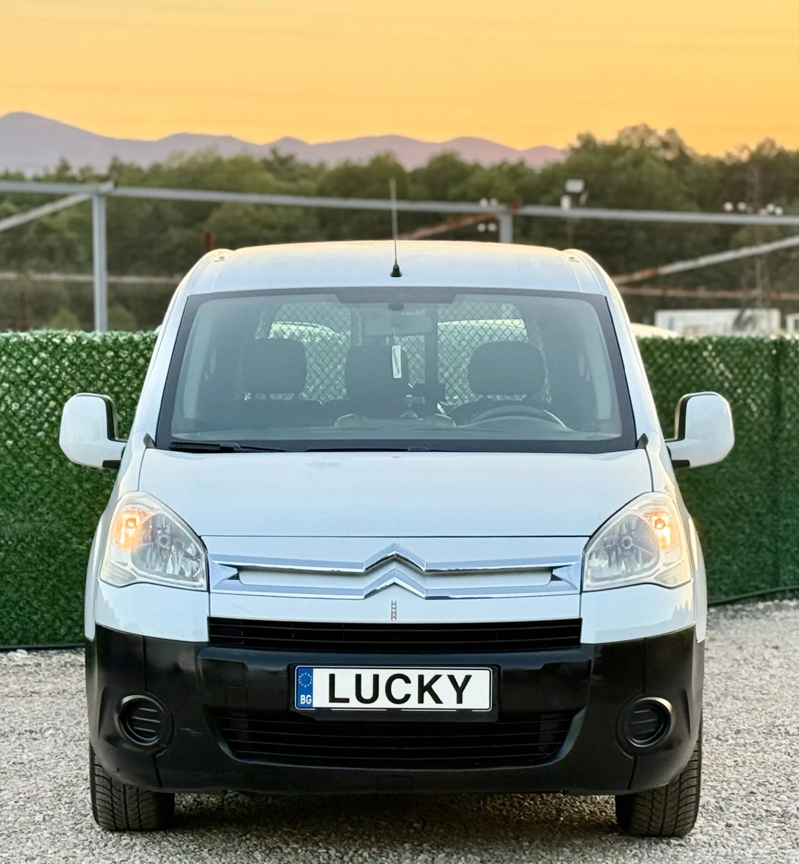 Citroen Berlingo 1.6HDi//MAXI, снимка 2 - Автомобили и джипове - 55696047
