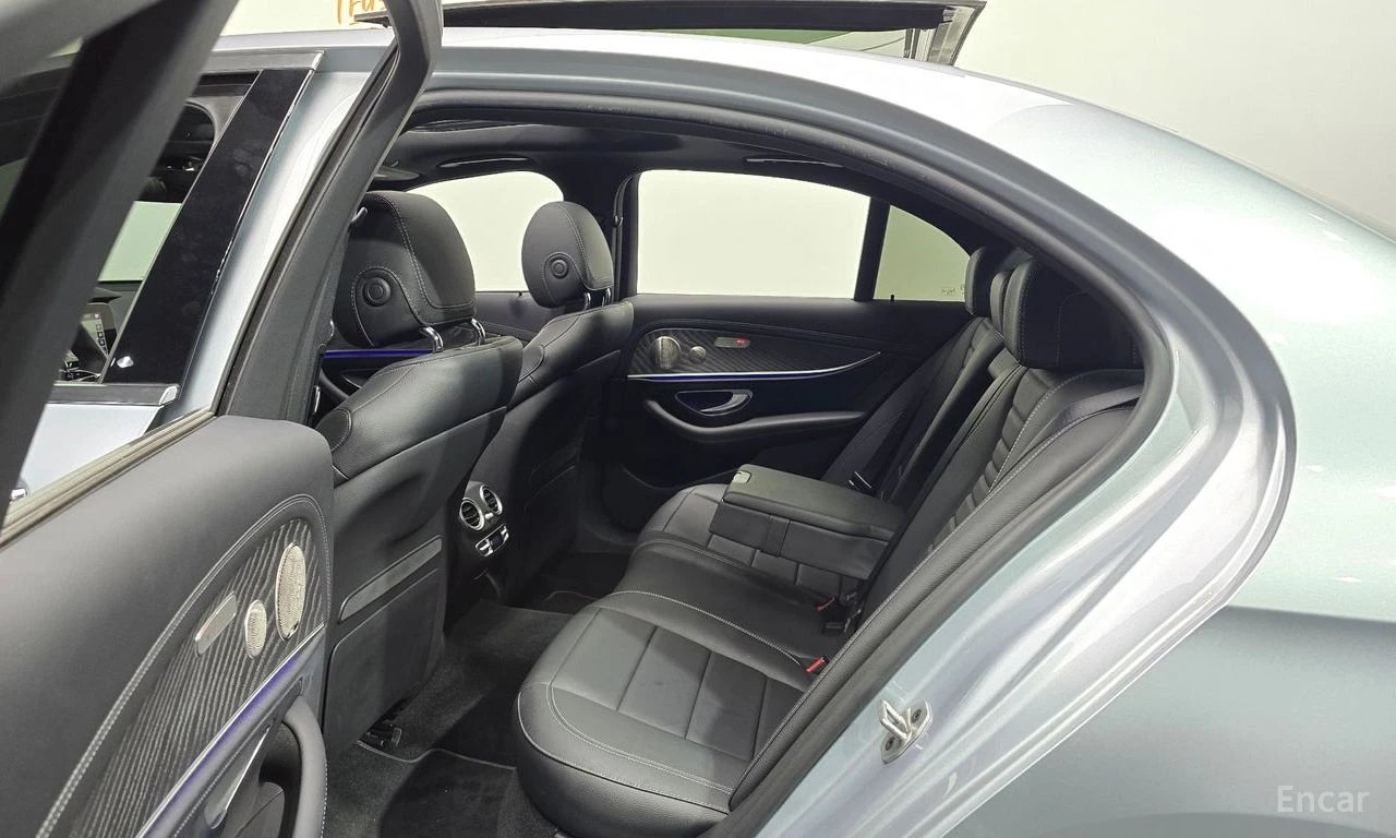 Mercedes-Benz E 350 AMG* LINE* 4MATIC* BURMESTER* ОБДУХВАНЕ* ДИСТРОНИК, снимка 16 - Автомобили и джипове - 55725857