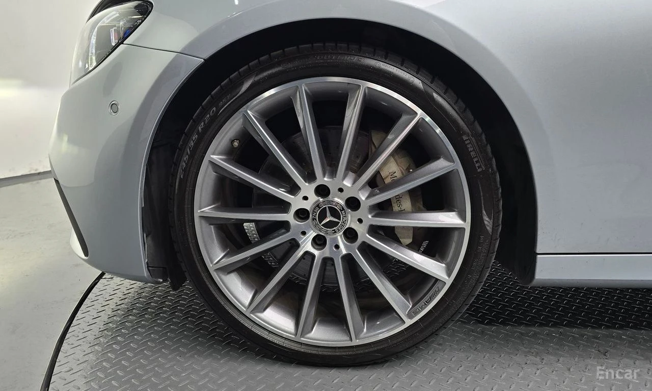 Mercedes-Benz E 350 AMG* LINE* 4MATIC* BURMESTER* ОБДУХВАНЕ* ДИСТРОНИК, снимка 5 - Автомобили и джипове - 55725857