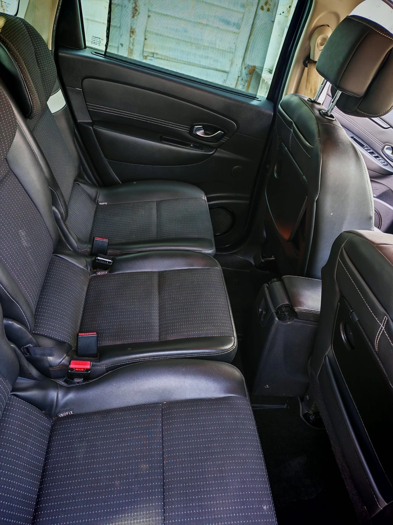 Renault Scenic 1.5дизел Bose 2011, снимка 10 - Автомобили и джипове - 55830486