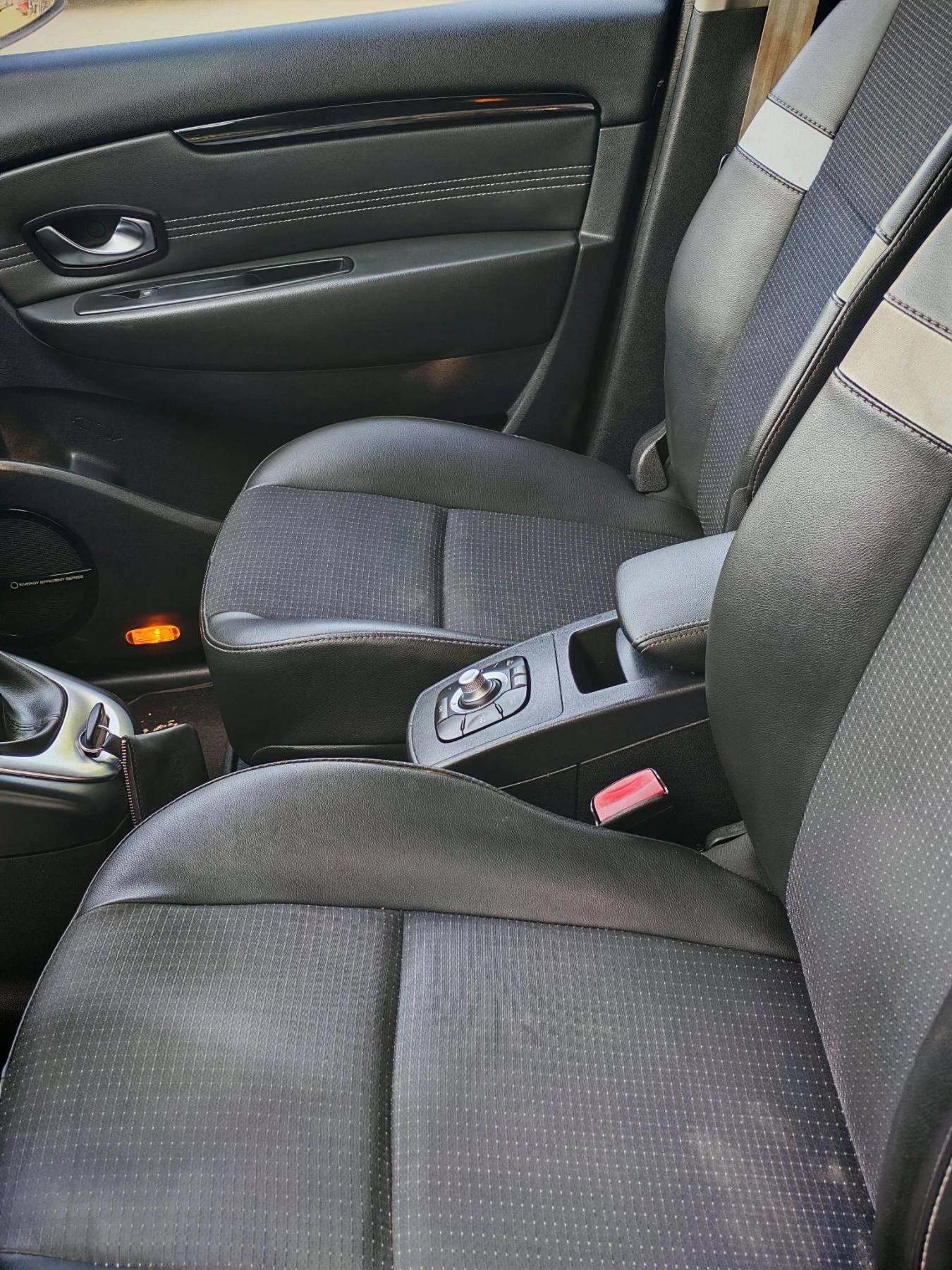 Renault Scenic 1.5дизел Bose 2011, снимка 7 - Автомобили и джипове - 55830486