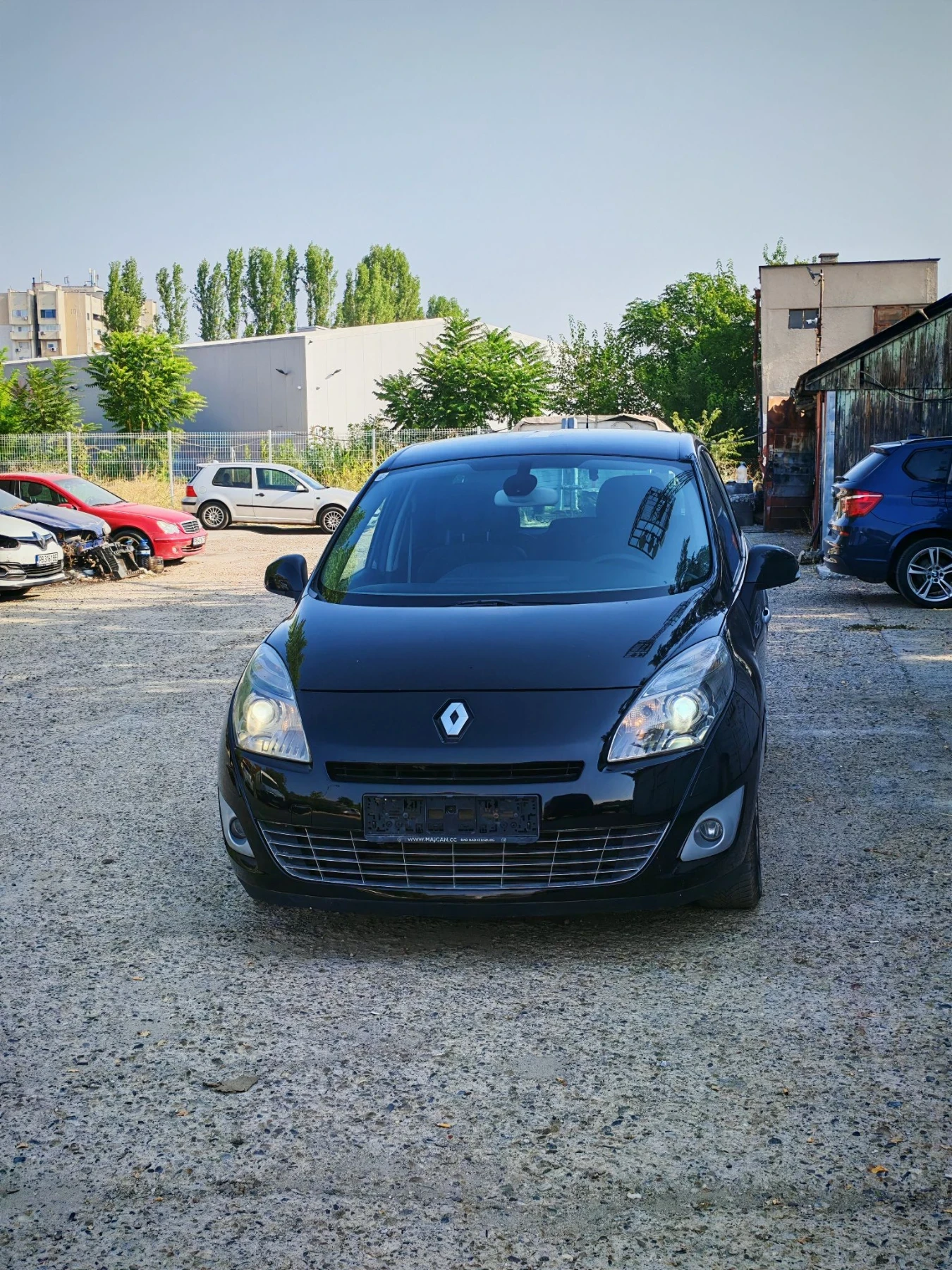 Renault Scenic 1.5дизел Bose 2011, снимка 4 - Автомобили и джипове - 55830486