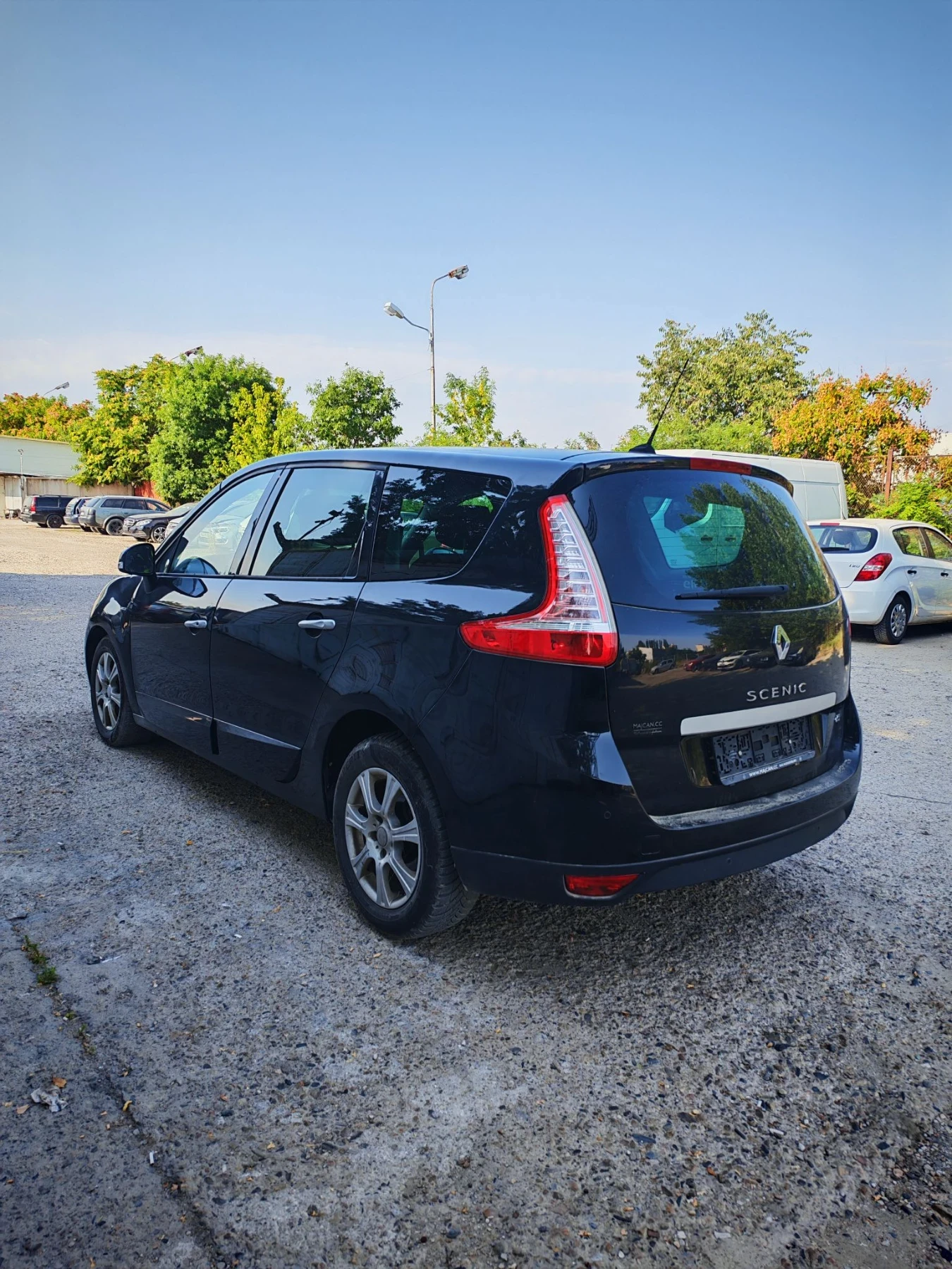 Renault Scenic 1.5дизел Bose 2011, снимка 6 - Автомобили и джипове - 55830486