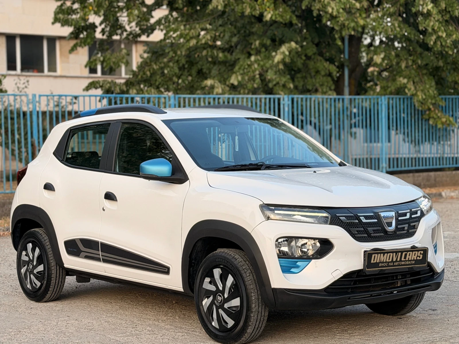 Dacia Spring, снимка 7 - Автомобили и джипове - 55905550