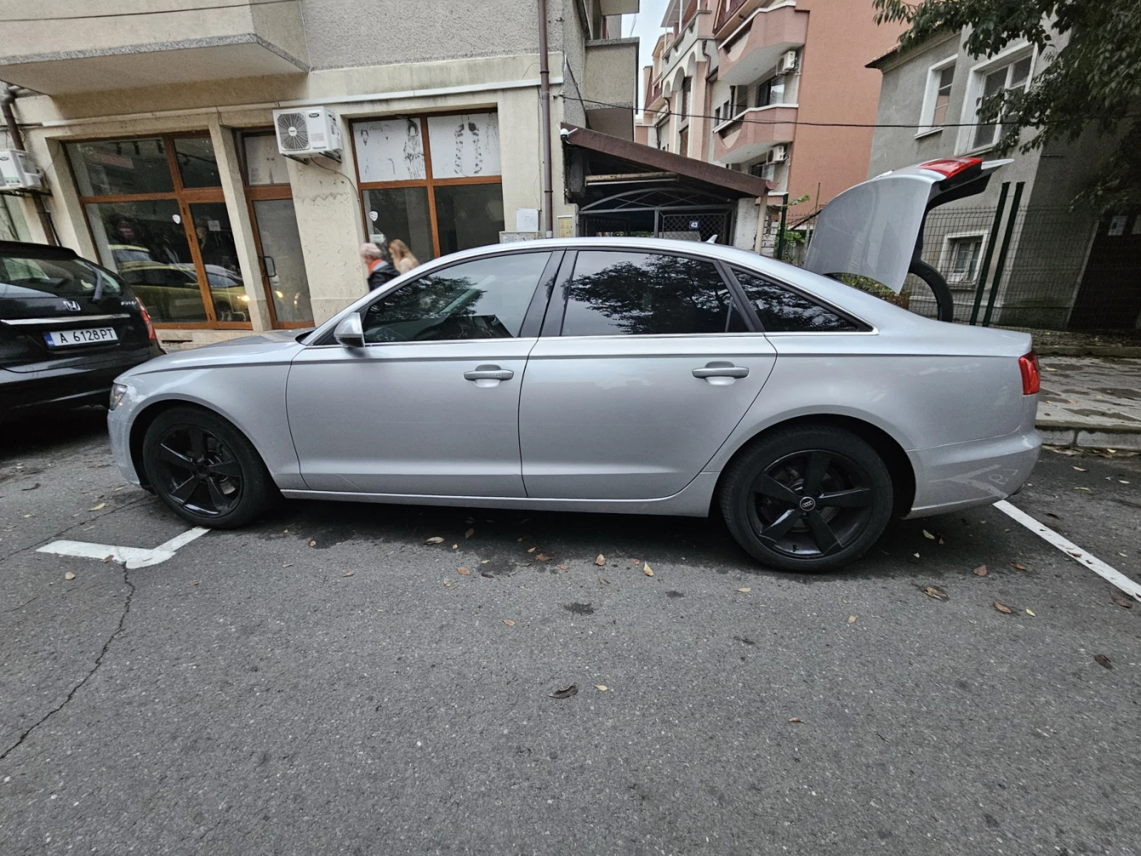 Audi A6 2.0 Седан Автомат LED, снимка 4 - Автомобили и джипове - 56661589