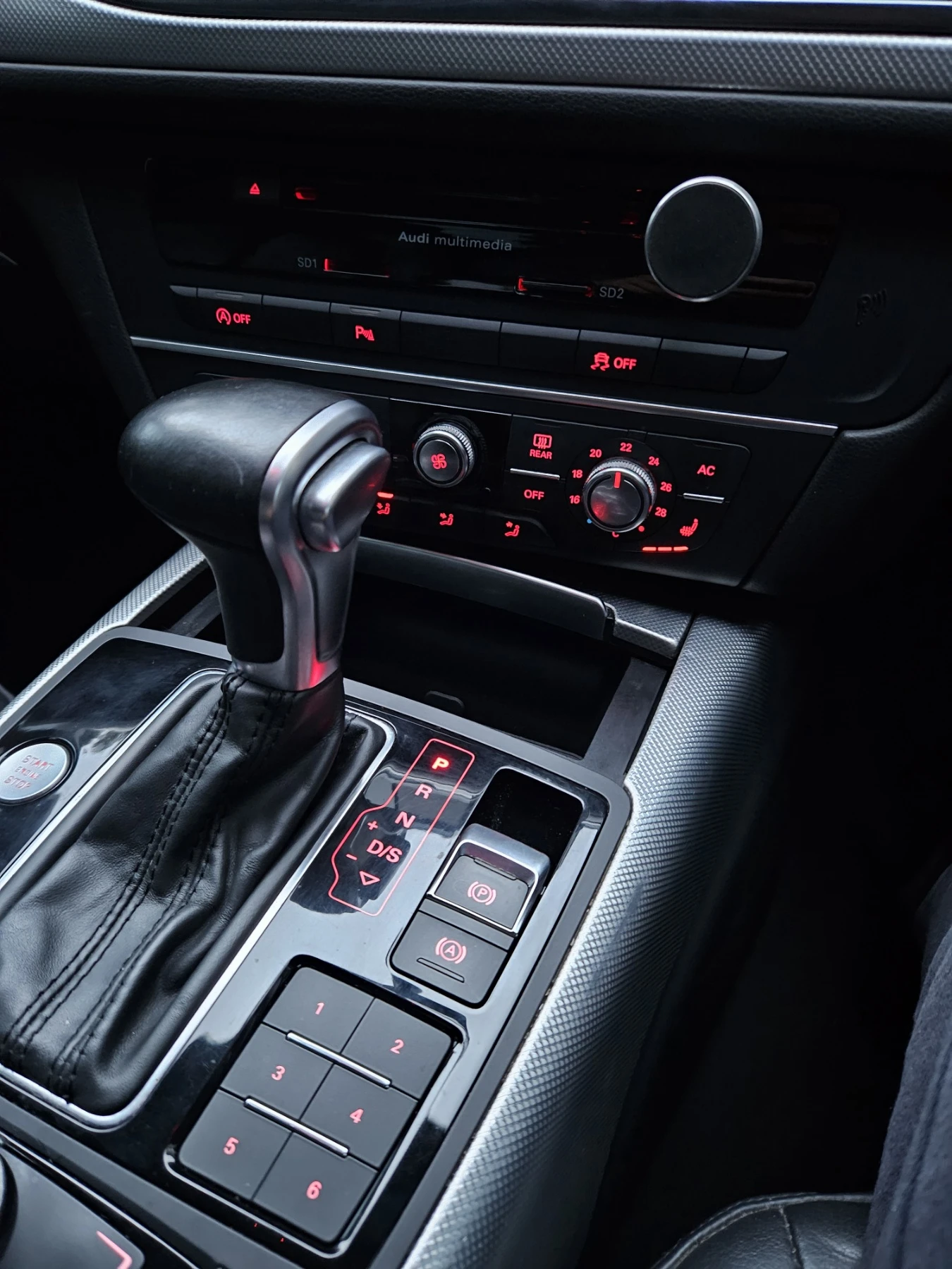 Audi A6 2.0 Седан Автомат LED, снимка 10 - Автомобили и джипове - 56661589