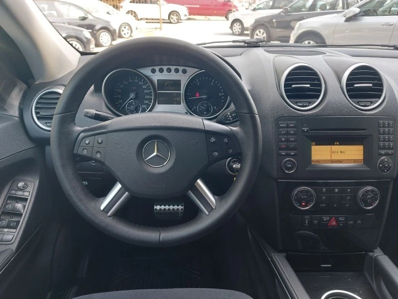 Mercedes-Benz ML 320 3.2CDI, снимка 12 - Автомобили и джипове - 42271674