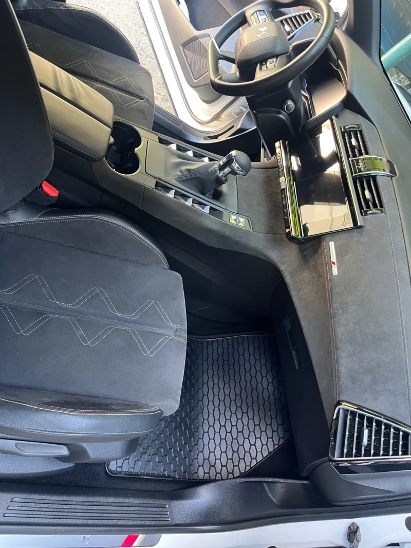 DS DS 7 Crossback  PERFORMANCE LINE , снимка 15 - Автомобили и джипове - 51780662