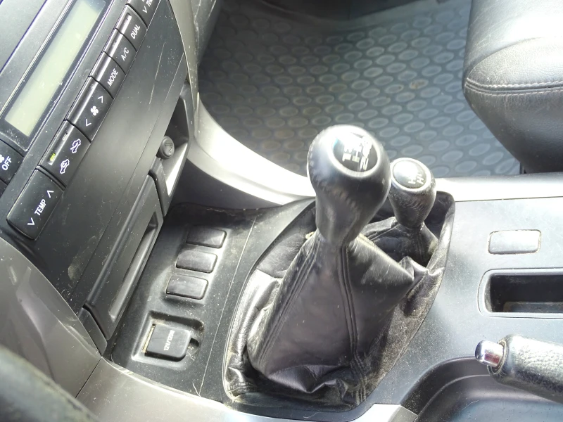 Toyota Land cruiser  3.0 D4D На ЧАСТИ, снимка 8 - Автомобили и джипове - 53559370