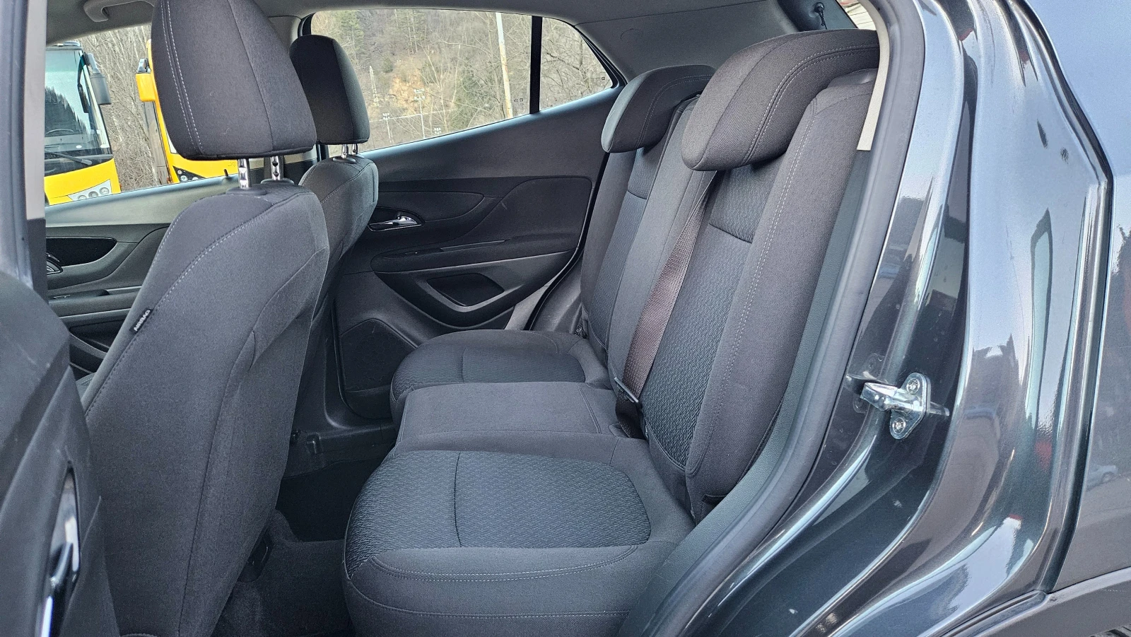 Opel Mokka 1.6d 4x4/Klimatron/Navigaciq/2017g, снимка 13 - Автомобили и джипове - 53641112