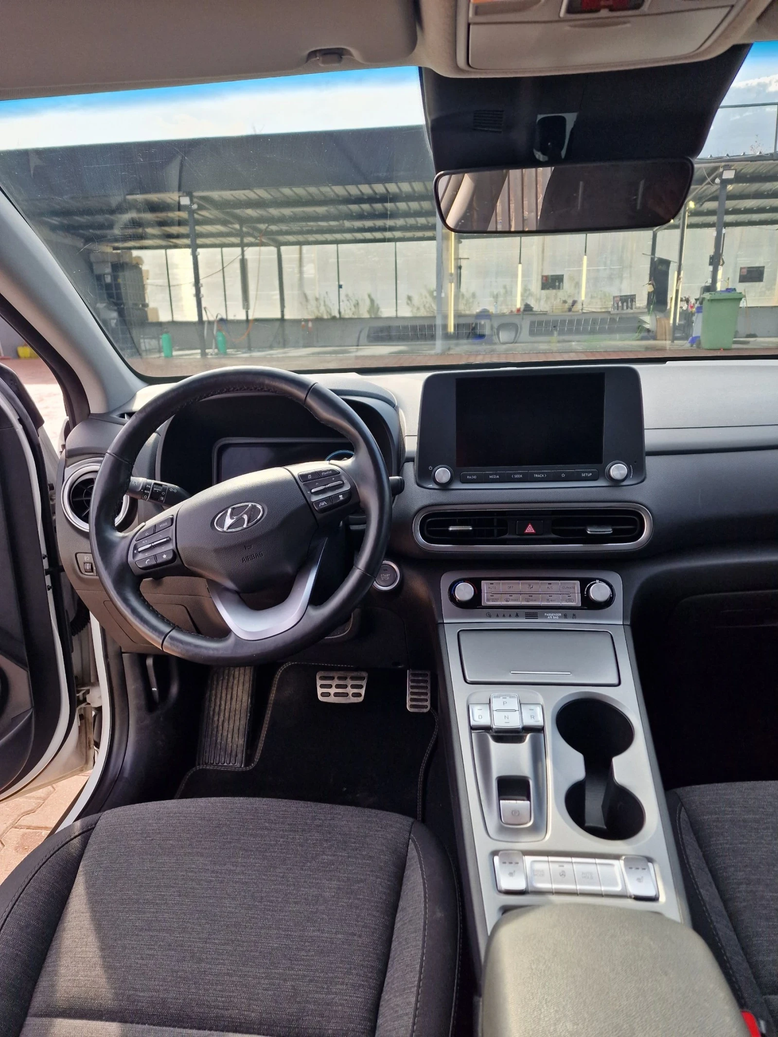 Hyundai Kona Elektric, снимка 12 - Автомобили и джипове - 53713956