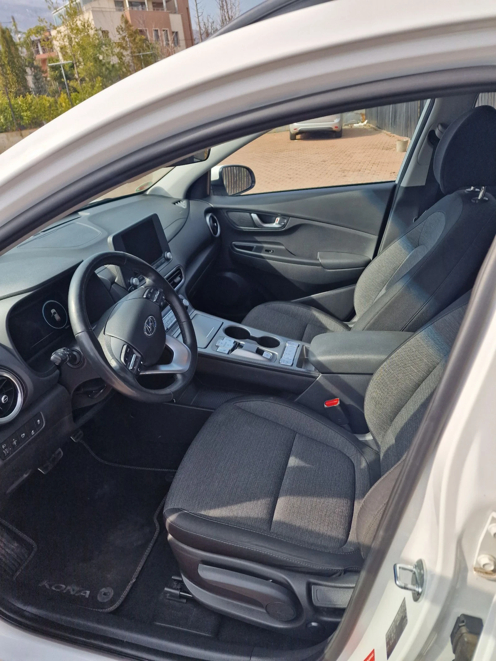 Hyundai Kona Elektric, снимка 13 - Автомобили и джипове - 53713956