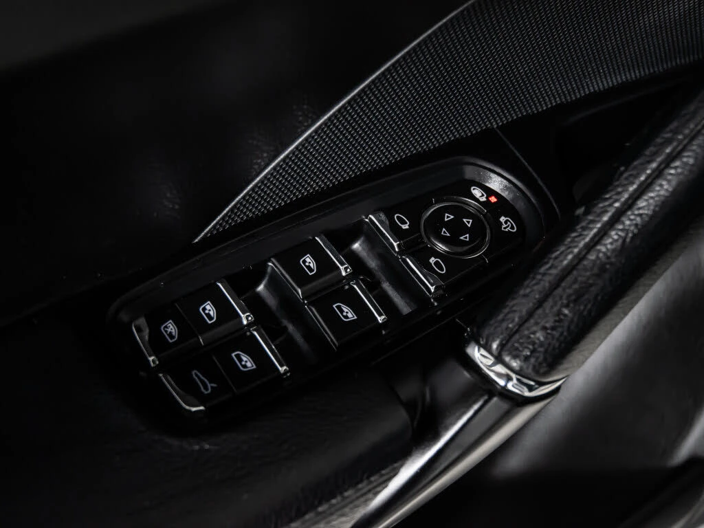 Porsche Cayenne, снимка 12 - Автомобили и джипове - 53770630