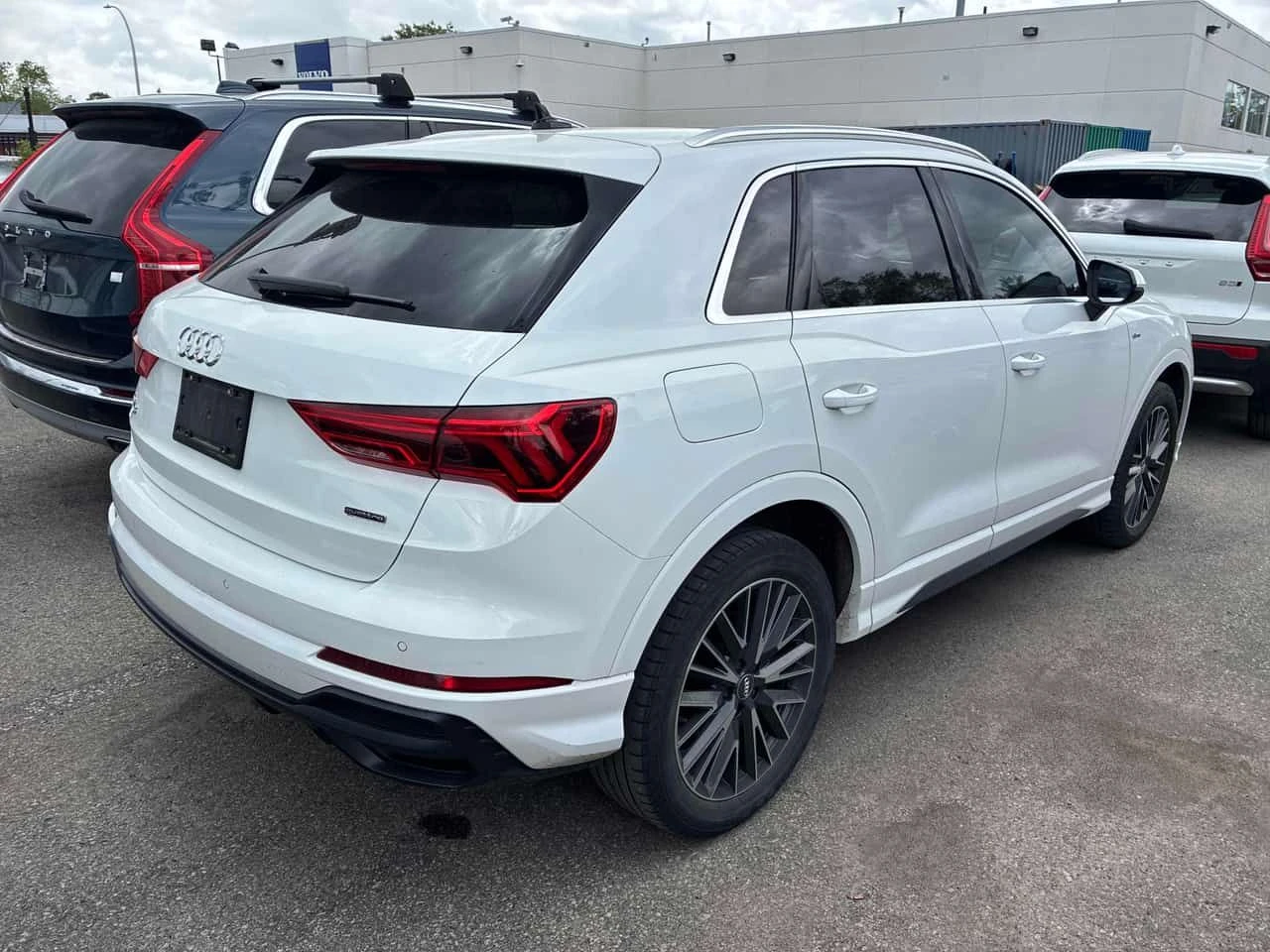 Audi Q3 * Progressiv * CARFAX * ЦЕНА ДО БГ, снимка 3 - Автомобили и джипове - 54740834