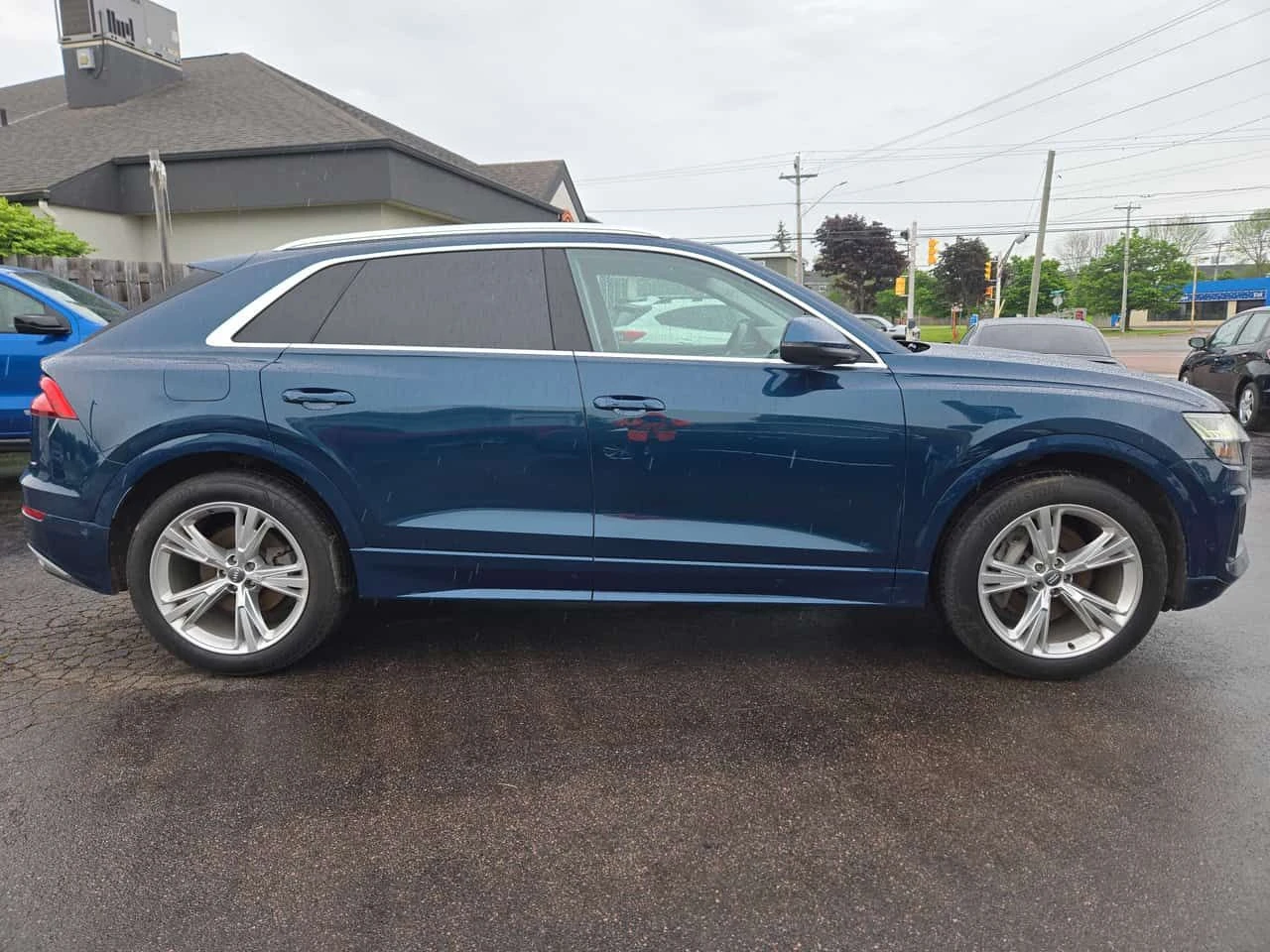 Audi Q8  Technik/360/DIS/HUD/B&O/NIGHT VISION , снимка 3 - Автомобили и джипове - 55156796