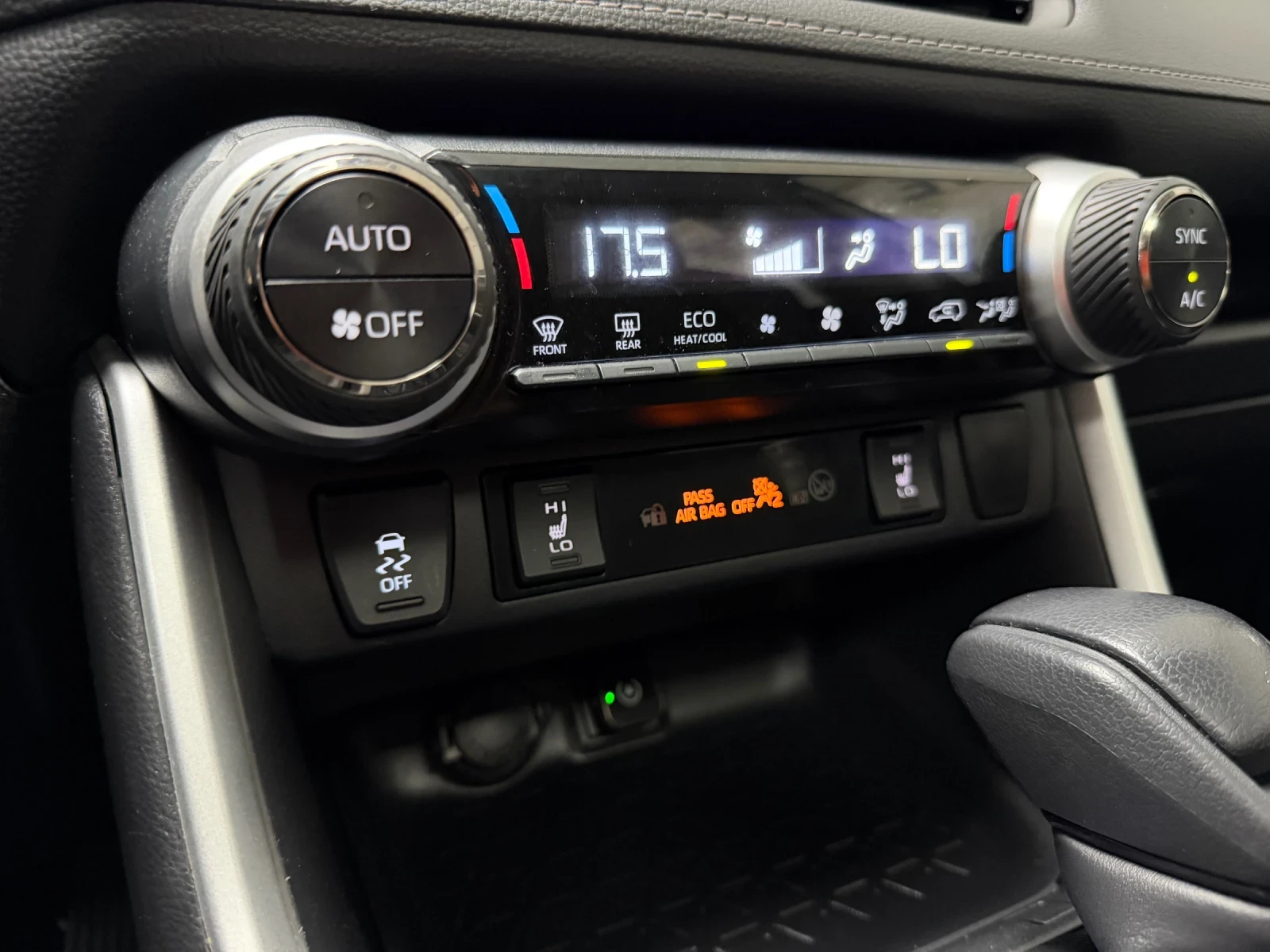 Toyota Rav4 2.5 * HYBRID* AWD* , снимка 16 - Автомобили и джипове - 55476692