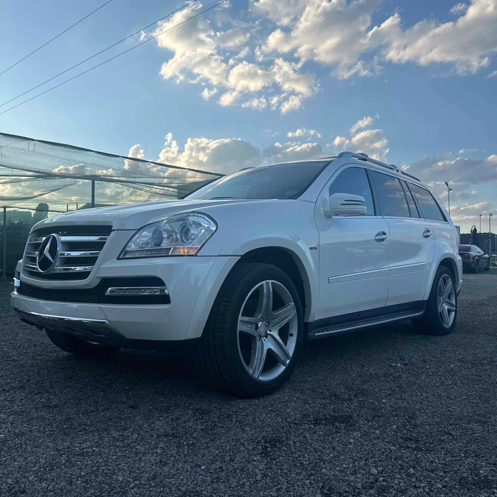 Mercedes-Benz GL 550 AMG Line, снимка 3 - Автомобили и джипове - 56070865