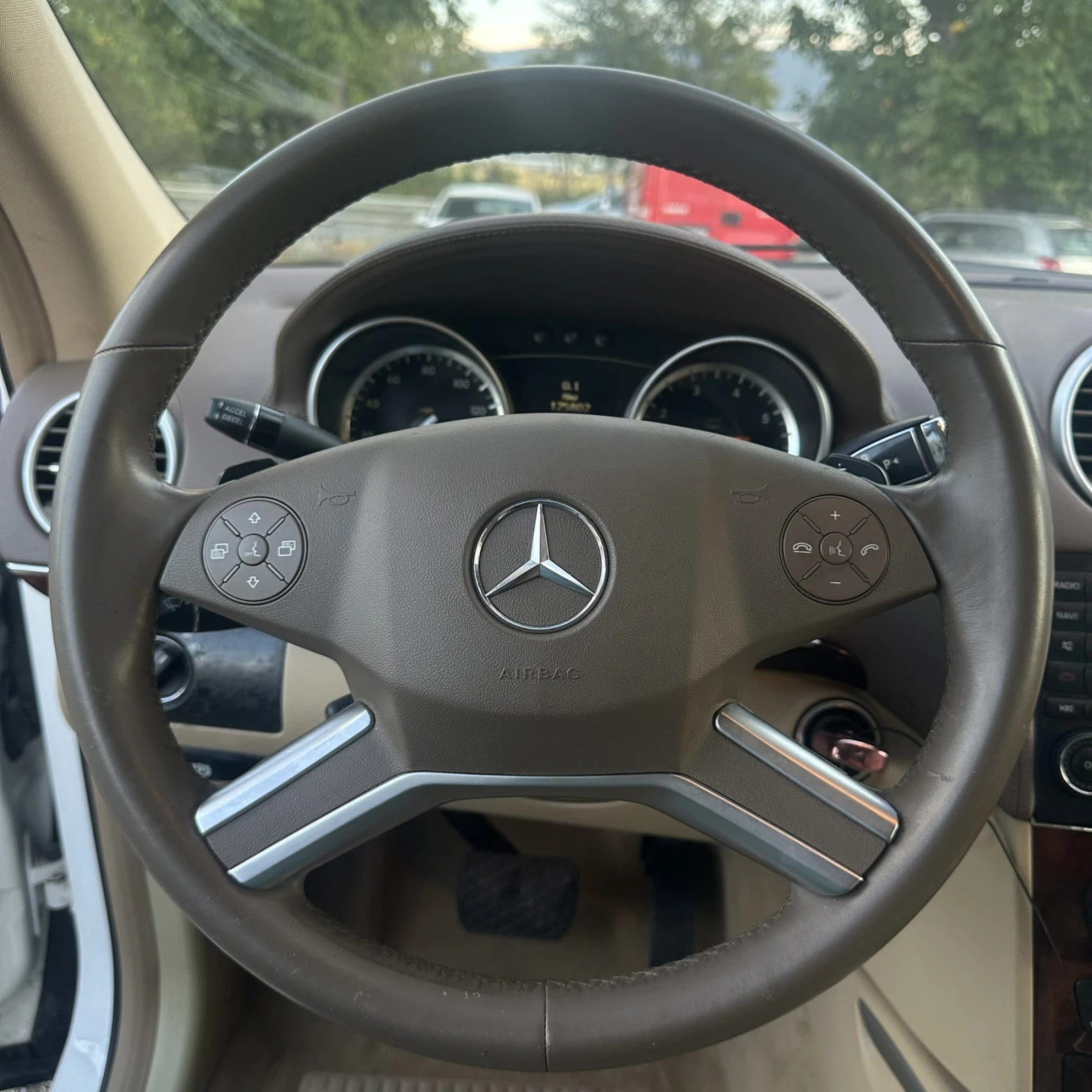 Mercedes-Benz GL 550 AMG Line, снимка 10 - Автомобили и джипове - 56070865