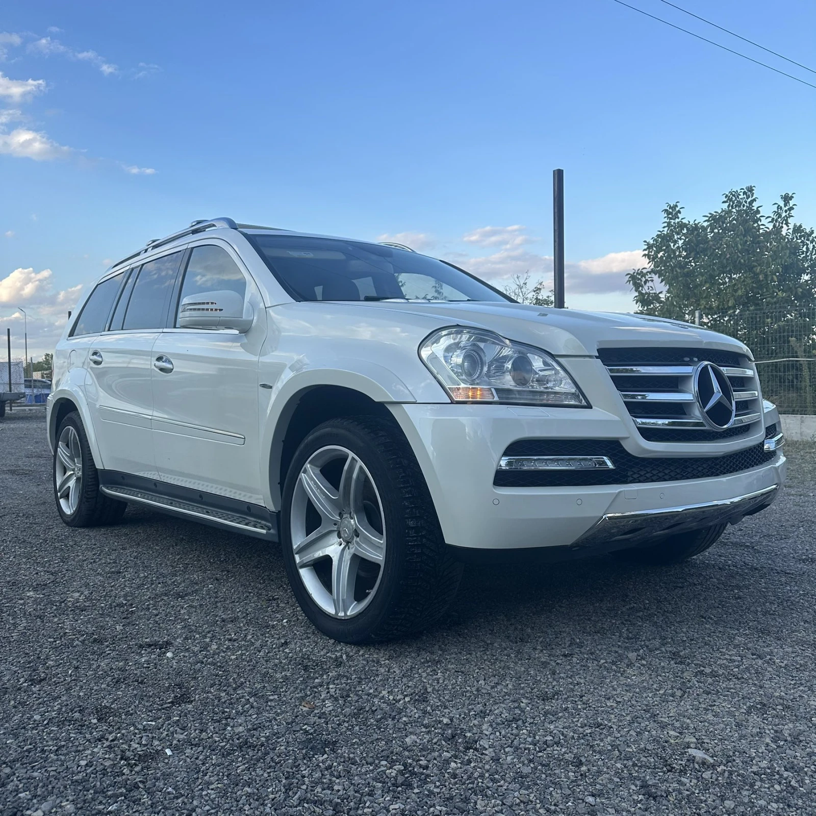 Mercedes-Benz GL 550 AMG Line, снимка 2 - Автомобили и джипове - 56070865